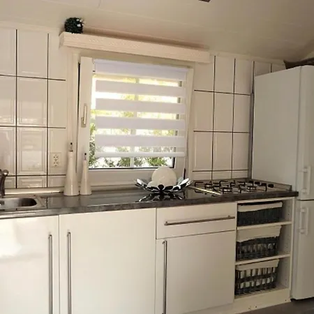 De Graaf Mit Einer Sonnigen Terrasse Und Garten Ijsselmeer * Wervershoof