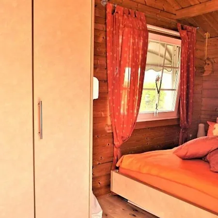 De Graaf Mit Einer Sonnigen Terrasse Und Garten Ijsselmeer Holiday home