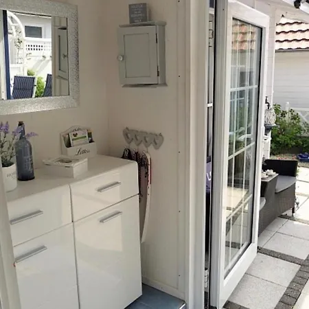 De Graaf Mit Einer Sonnigen Terrasse Und Garten Ijsselmeer *