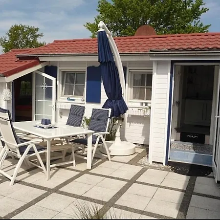 De Graaf Mit Einer Sonnigen Terrasse Und Garten Ijsselmeer Holiday home